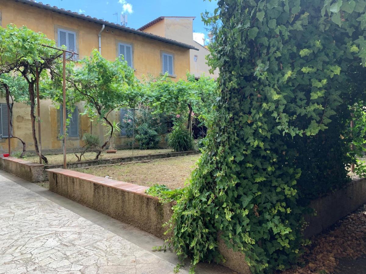 New Generation Hostel Florence Center Excellent Location The Right Alternative To Luxury Hotels A Few Steps From The Ponte Vecchio Surrounded By Restaurants And Clubs And Offers Opportunities For Shopping Free Wi-Fi Kitchen Garden Zewnętrze zdjęcie