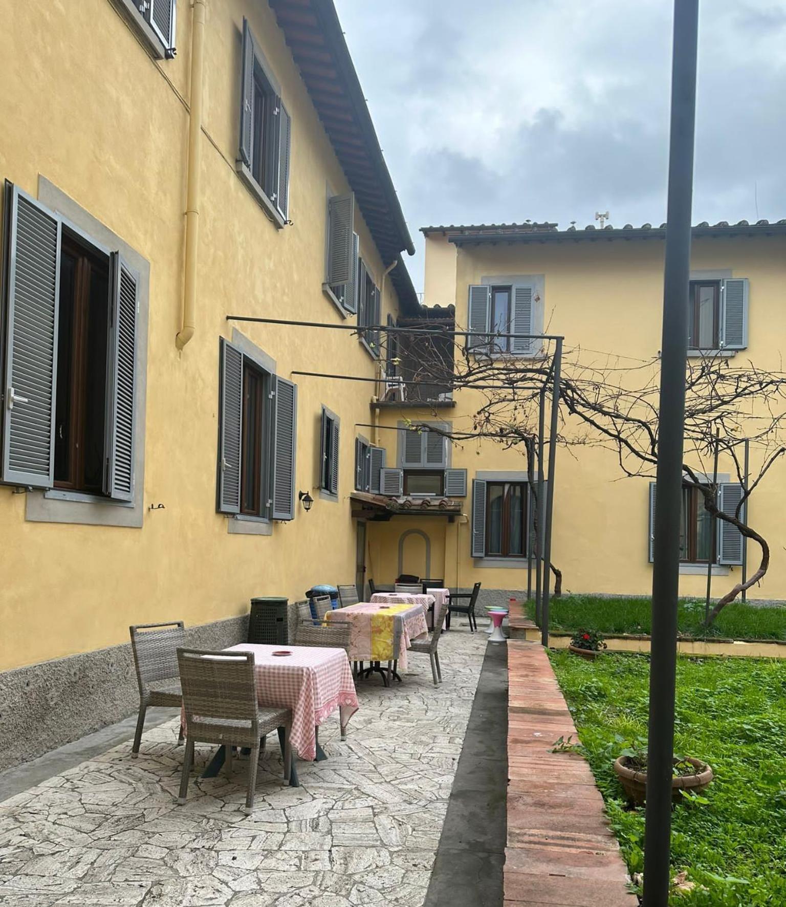 New Generation Hostel Florence Center Excellent Location The Right Alternative To Luxury Hotels A Few Steps From The Ponte Vecchio Surrounded By Restaurants And Clubs And Offers Opportunities For Shopping Free Wi-Fi Kitchen Garden Zewnętrze zdjęcie