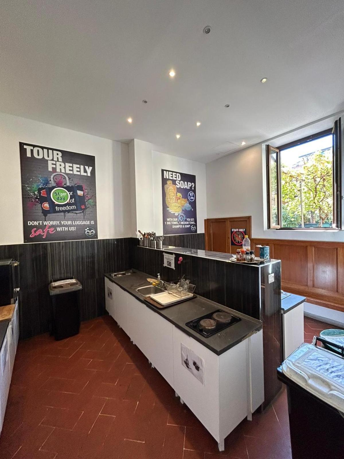 New Generation Hostel Florence Center Excellent Location The Right Alternative To Luxury Hotels A Few Steps From The Ponte Vecchio Surrounded By Restaurants And Clubs And Offers Opportunities For Shopping Free Wi-Fi Kitchen Garden Zewnętrze zdjęcie